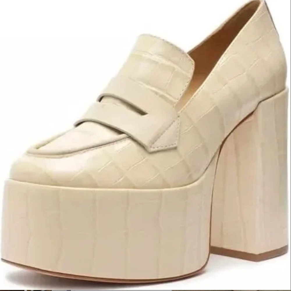 Schutz Viola platforms size 8